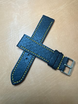 Correa de reloj artesanal negra