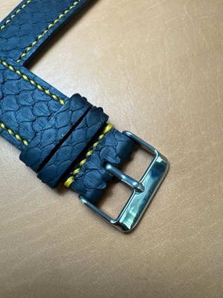Correa de reloj artesanal negra