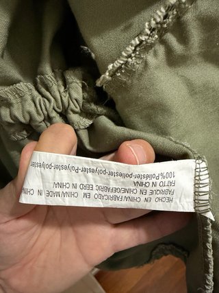 Chaqueta verde militar con parches