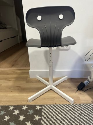 Silla infantil Ikea gris