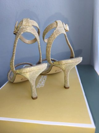 Sandalias Michael Kors Carrie doradas a estrenar