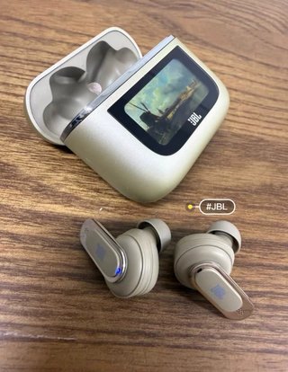 JBL Tour Pro 2 con pantalla táctil