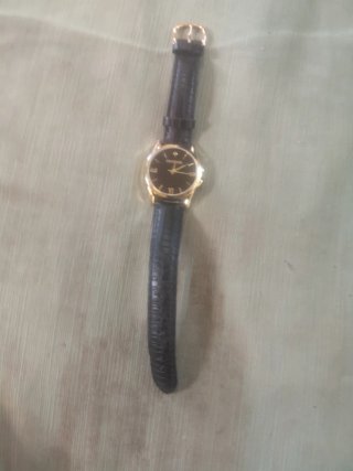 Reloj Diamond Negro y Dorado