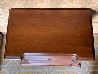 Coppia di comodini in legno color noce anni '70