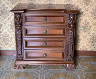 Coppia di comodini in legno color noce anni '70
