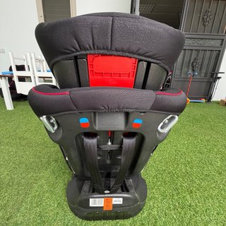 Silla coche infantil negra y roja