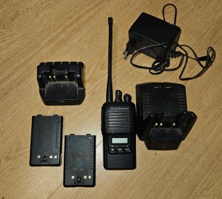 Emisora Yaesu Vertex Standard VX-146