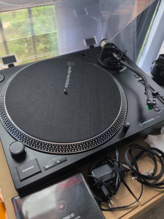Audio-Technica AT-LP120X USB Tocadiscos