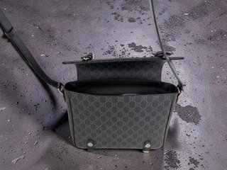 Borsa a tracolla Gucci GG Supreme nera