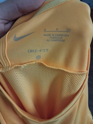 Camiseta deportiva Nike amarilla Talla S
