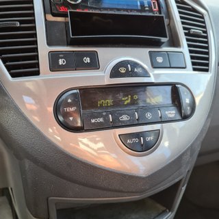 Kia Carens 1.8i 16V MANUAL