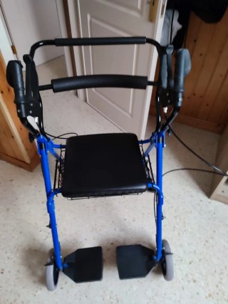 Andador grande con silla y cesta