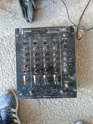 DAC DJ-352 Mesa de Mezclas
