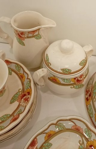 VAJILLA EN PORCELANA ANTIGUA SAN CLAUDIO