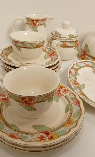 VAJILLA EN PORCELANA ANTIGUA SAN CLAUDIO