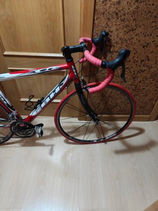 Bicicleta de carretera BH