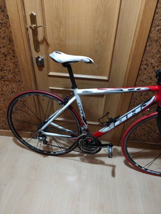Bicicleta de carretera BH