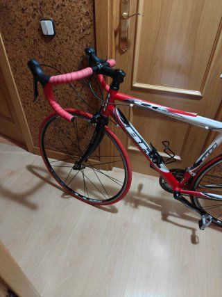 Bicicleta de carretera BH