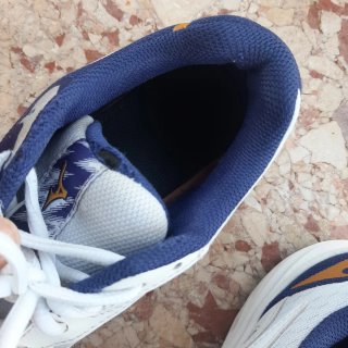 Sneakers sportive Mizuno bianche e blu