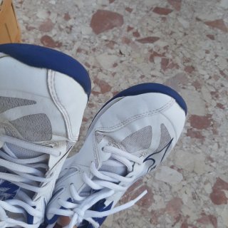 Sneakers sportive Mizuno bianche e blu