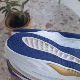 Sneakers sportive Mizuno bianche e blu