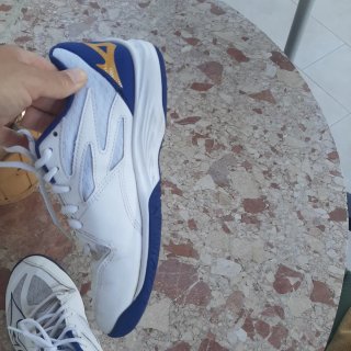 Sneakers sportive Mizuno bianche e blu
