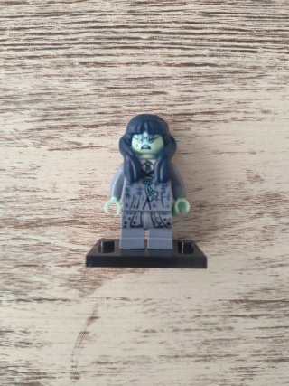 Figura  Mirtle la Llorona de la saga Harry Potter.