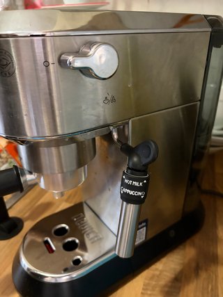 Cafetera Espresso DeLonghi Dedica