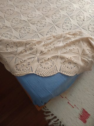 Colcha ganchillo hecha a mano beige