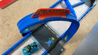 NQM358 Pista Hot Wheels Kart Maniax 2001