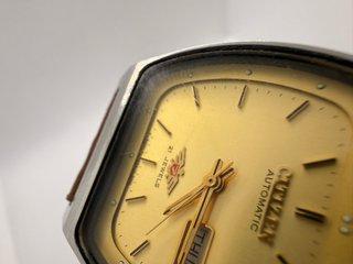 Reloj Citizen Automático Vintage Dorado