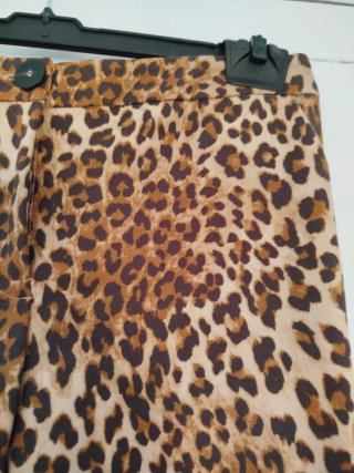Pantalón estampado leopardo