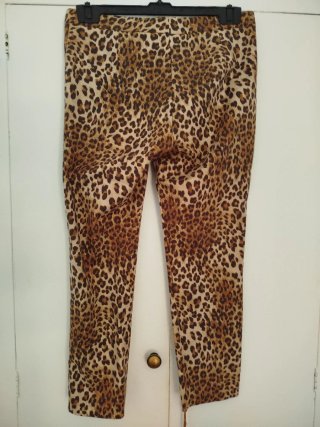 Pantalón estampado leopardo