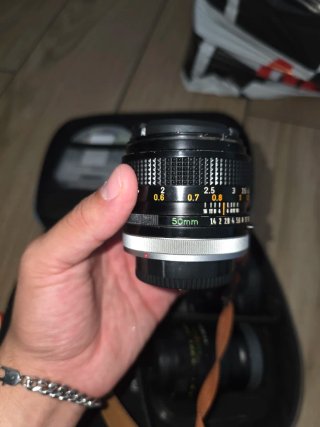 Canon AE-1 con objetivo 50mm FD 1:1.4