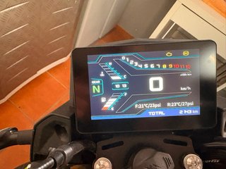 QJ Motor SRK S 125 Negra y Verde