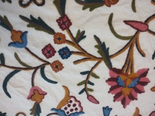 Colcha bordada floral multicolor