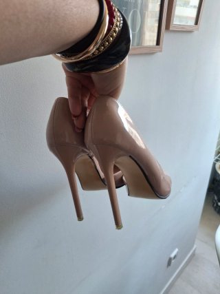 Zapatos de tacón beige