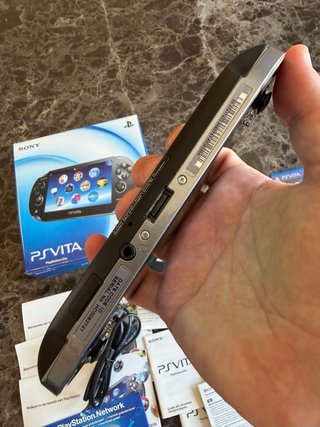 Sony PS Vita OLED 1000 perfetta