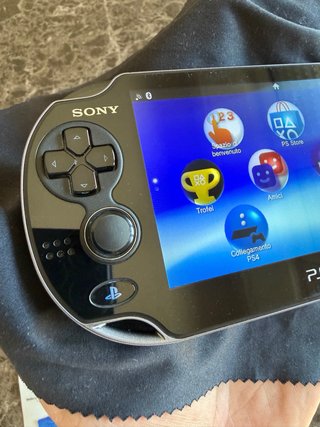 Sony PS Vita OLED 1000 perfetta