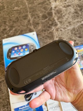 Sony PS Vita OLED 1000 perfetta