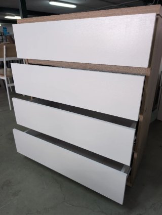 Cómoda de madera blanca y marrón
