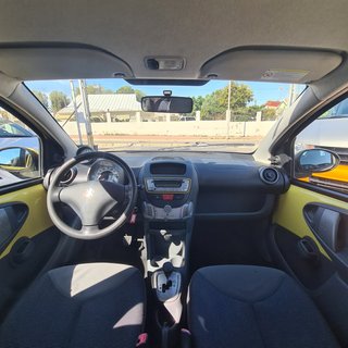 Peugeot 107 1.0i AUTOMÁTICO