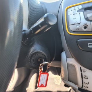 Peugeot 107 1.0i AUTOMÁTICO