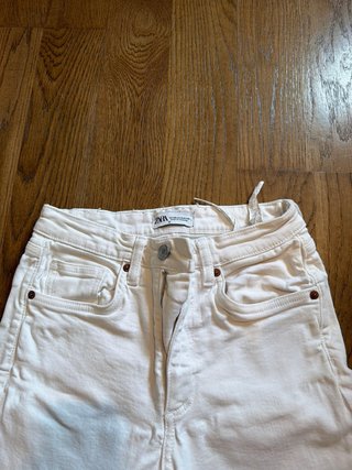 Zara Vaqueros Blancos Acampanados