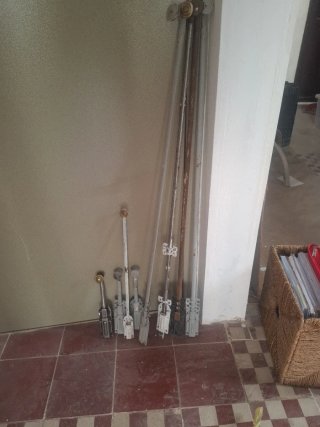 Pestillos antiguos para puertas