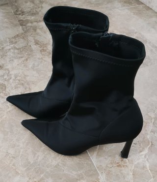 Botines negros tacón Stradivarius
