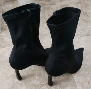 Botines negros tacón Stradivarius