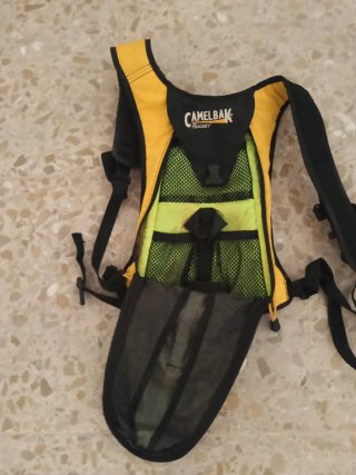 Mochila Camelbak Rocket 2-3L Negra/Amarilla