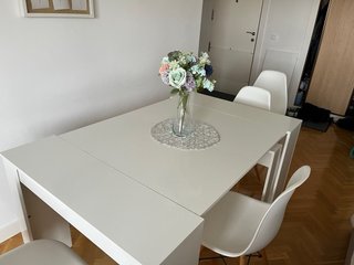 Mesa de comedor extensible blanca