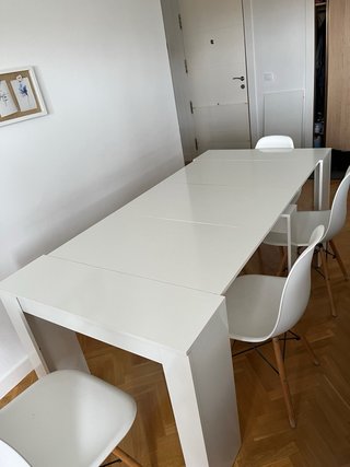 Mesa de comedor extensible blanca